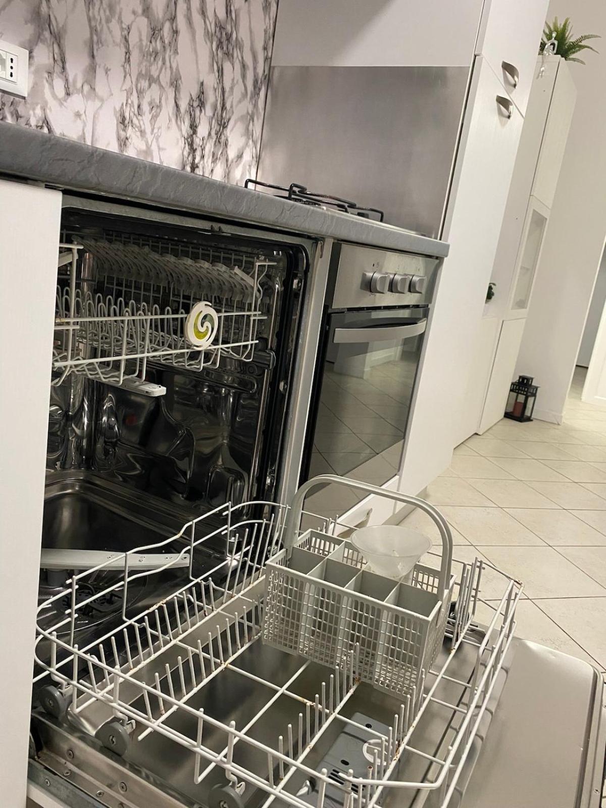 Ampio Appartamento In Posizione Strategica Rimini Exteriör bild